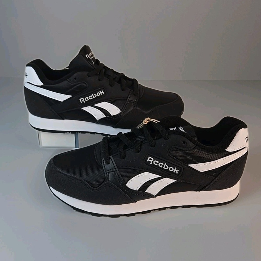 Reebok‎ Ultra Flash Women's Sneakers Size 6 Shoes Black W/ White Stripe NWOB